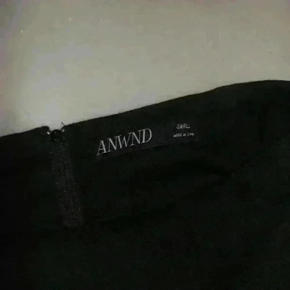 Mystique Boutique NYC black pleated mini skirt with built in shorts - S - Picture 4 of 4